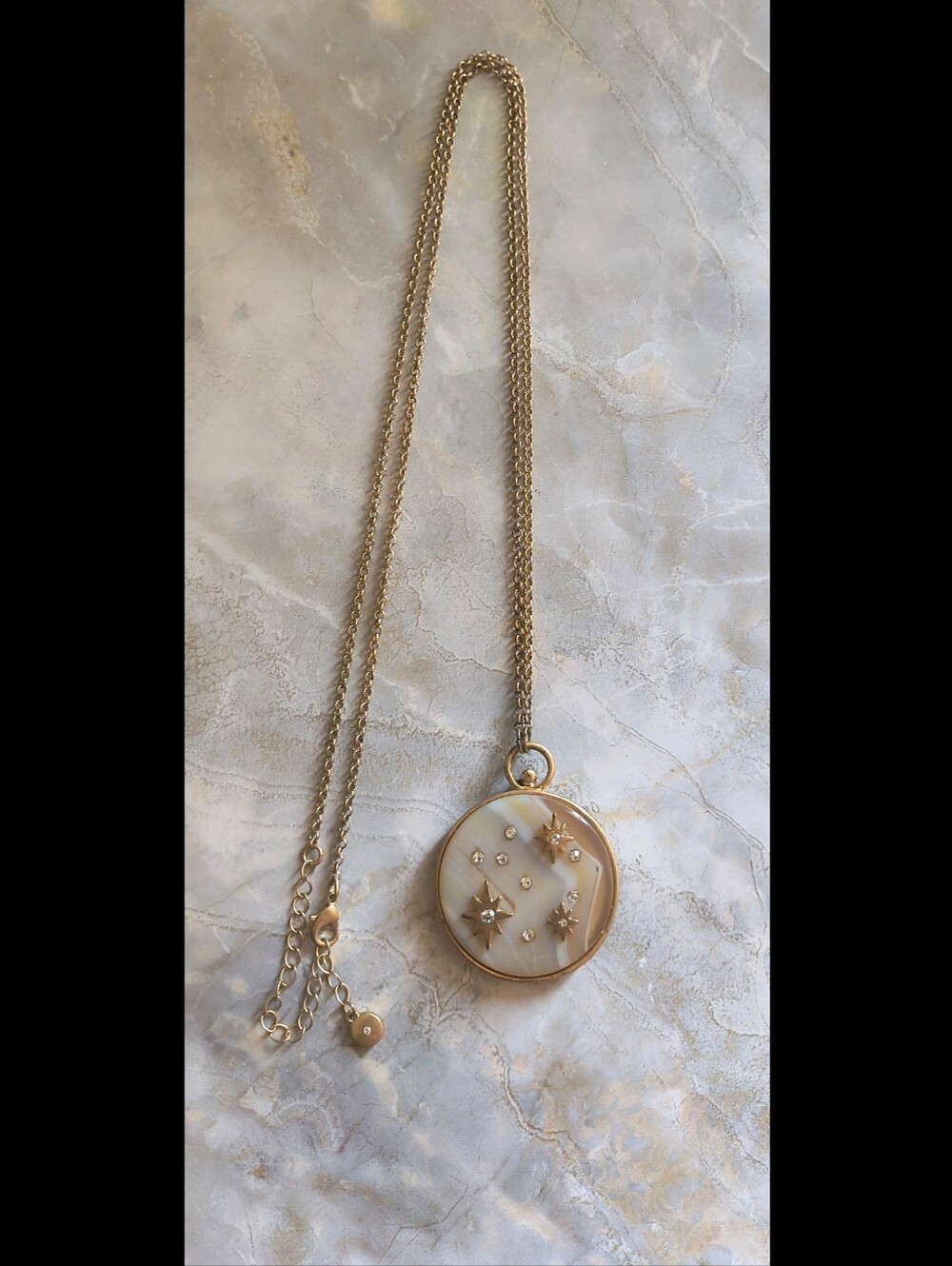 Vintage Style Round Gold Tone Pendant Necklace Frosted Etched Glass Starburst